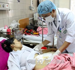 Ngộ độc thực phẩm, 59 du khách nhập viện 